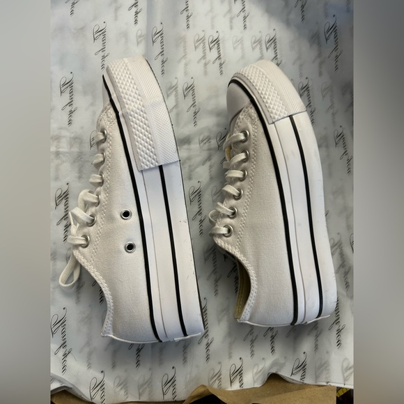 Converse Women's Chuck Taylor All Star Lift Sneakers - Picture 4 of 10